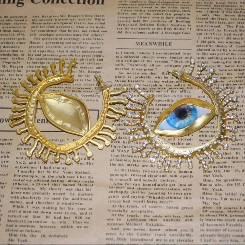 GAZE HOOPโGOLD EYES EARRINGS - Picture 5 of 13